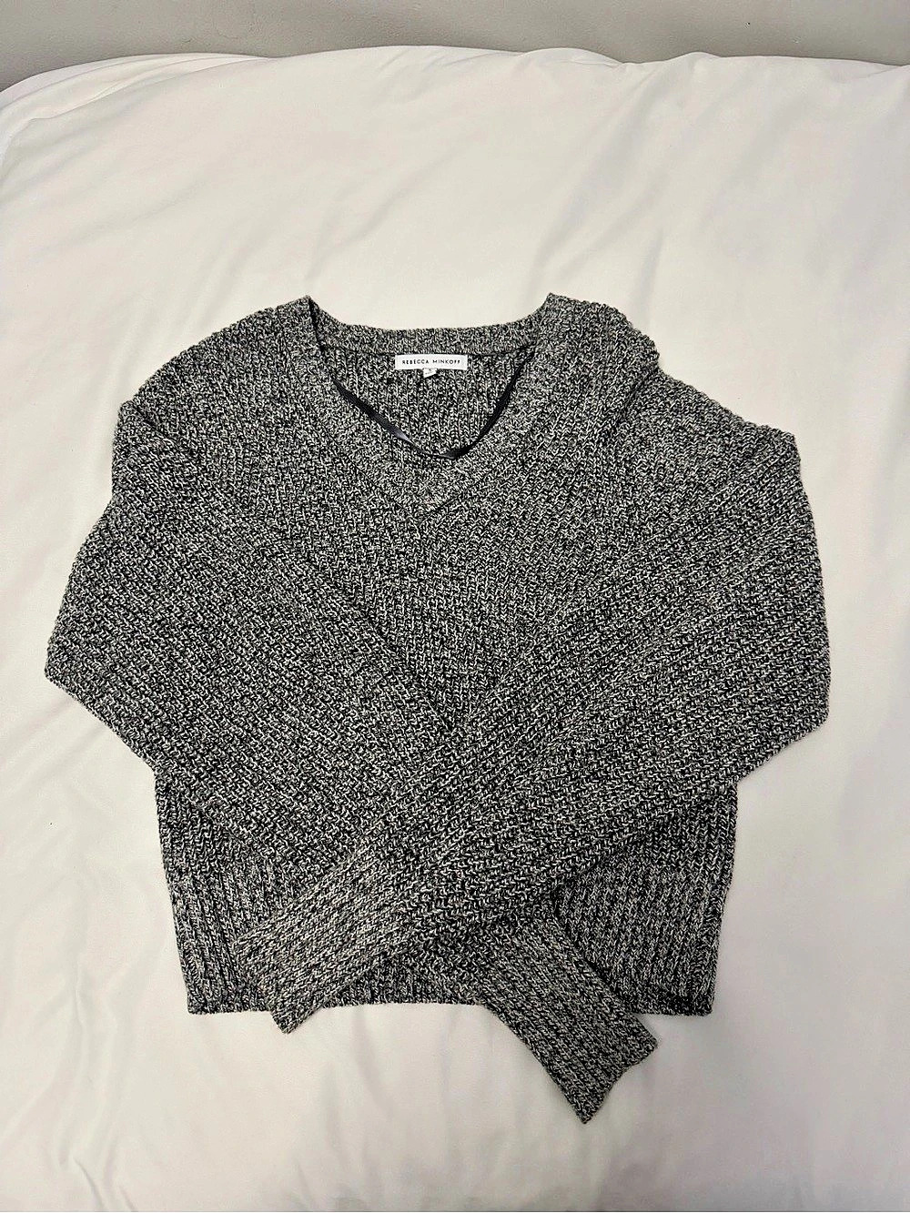 Rebecca Minkoff V-Neck Sweater in Gray & Black Size Small Like New